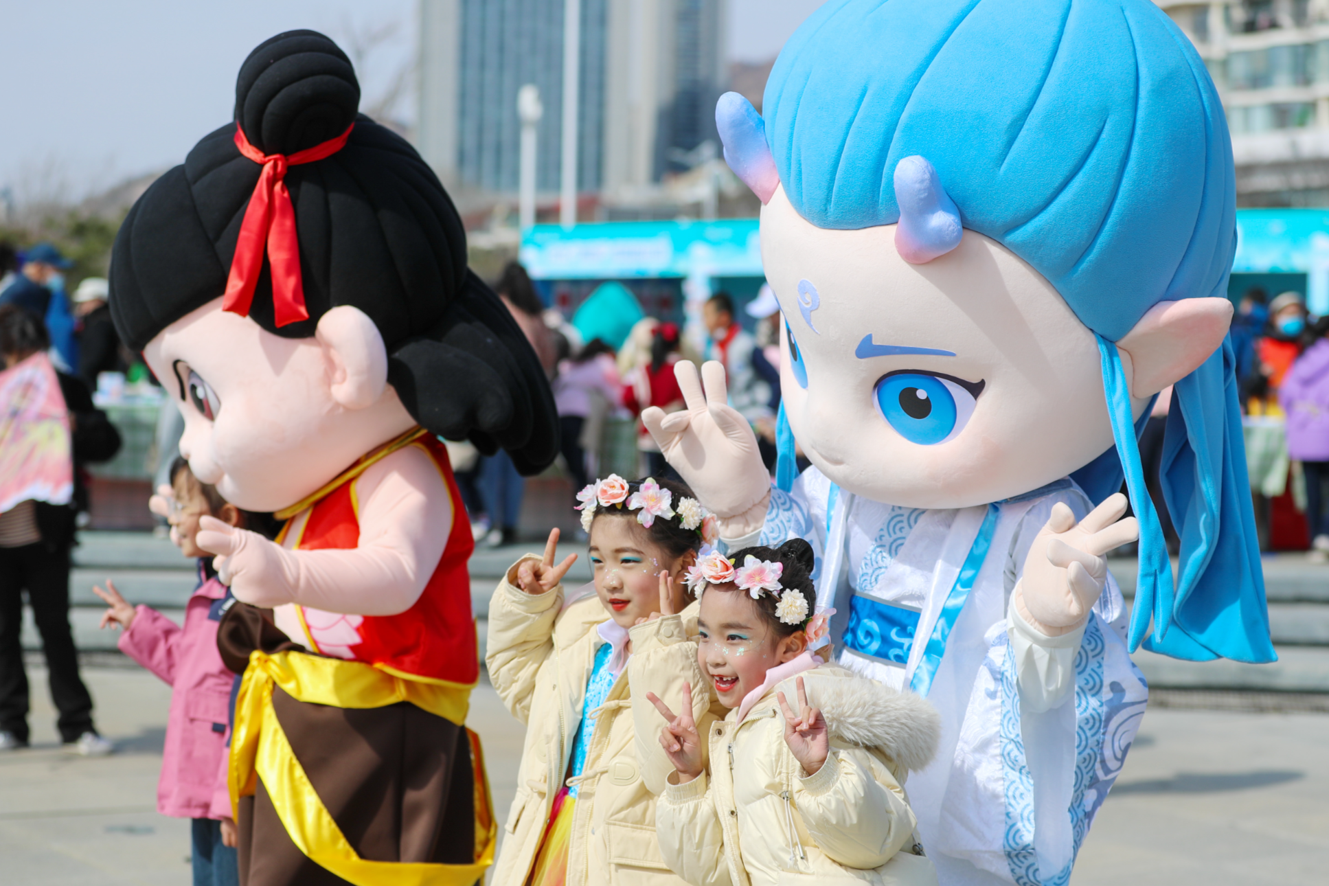 山東青島：春日經(jīng)濟(jì)升溫 消費(fèi)活力涌動(dòng)